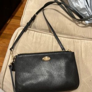 Crossbody bag, comfortable it’s fits new I phone, small wallet, keys